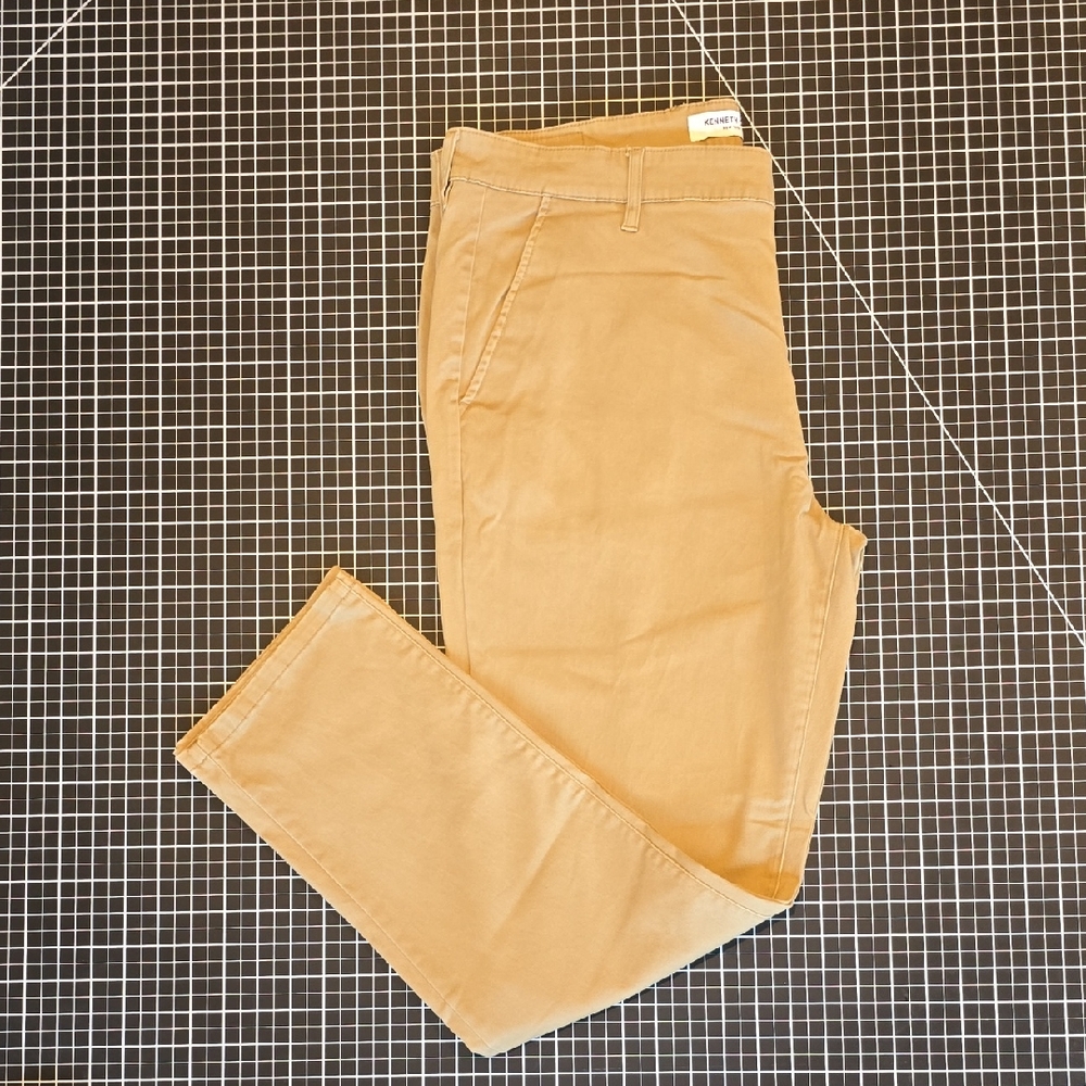 38 - 40W Kenneth Cole Reaction Stretch Slim Fit Chinos in Khaki